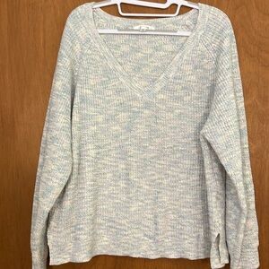 Women’s XL beautiful sparkly  v neck, side slits sweater.